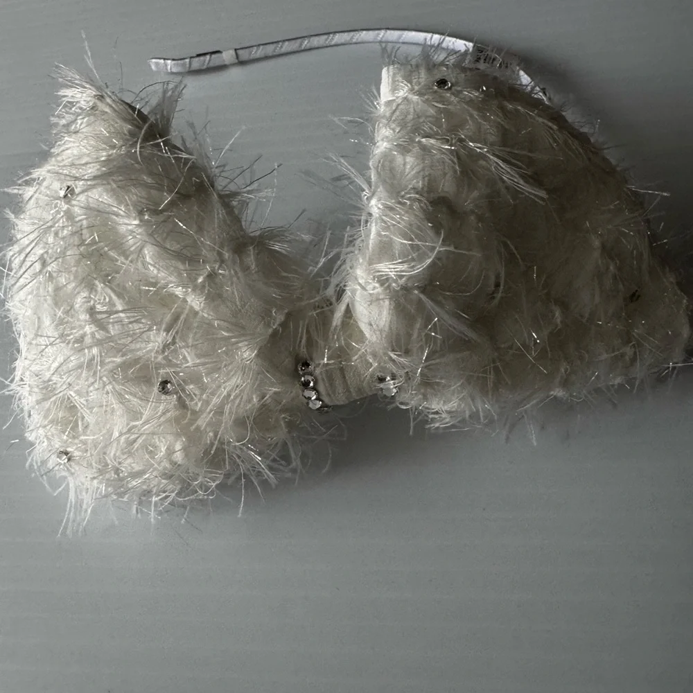 Neiman Marcus  girls Elegant White bow  Head band